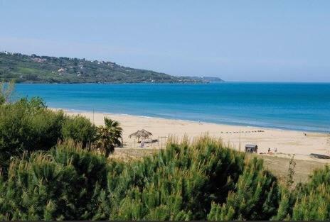 Betta'S Home Vasto Bagian luar foto